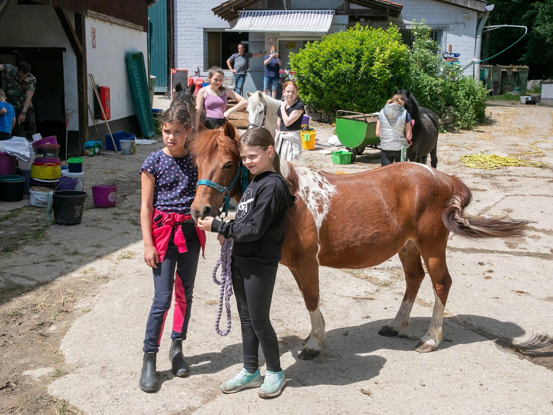 Pecher_Tierscheune_Kinder_mit_Pony