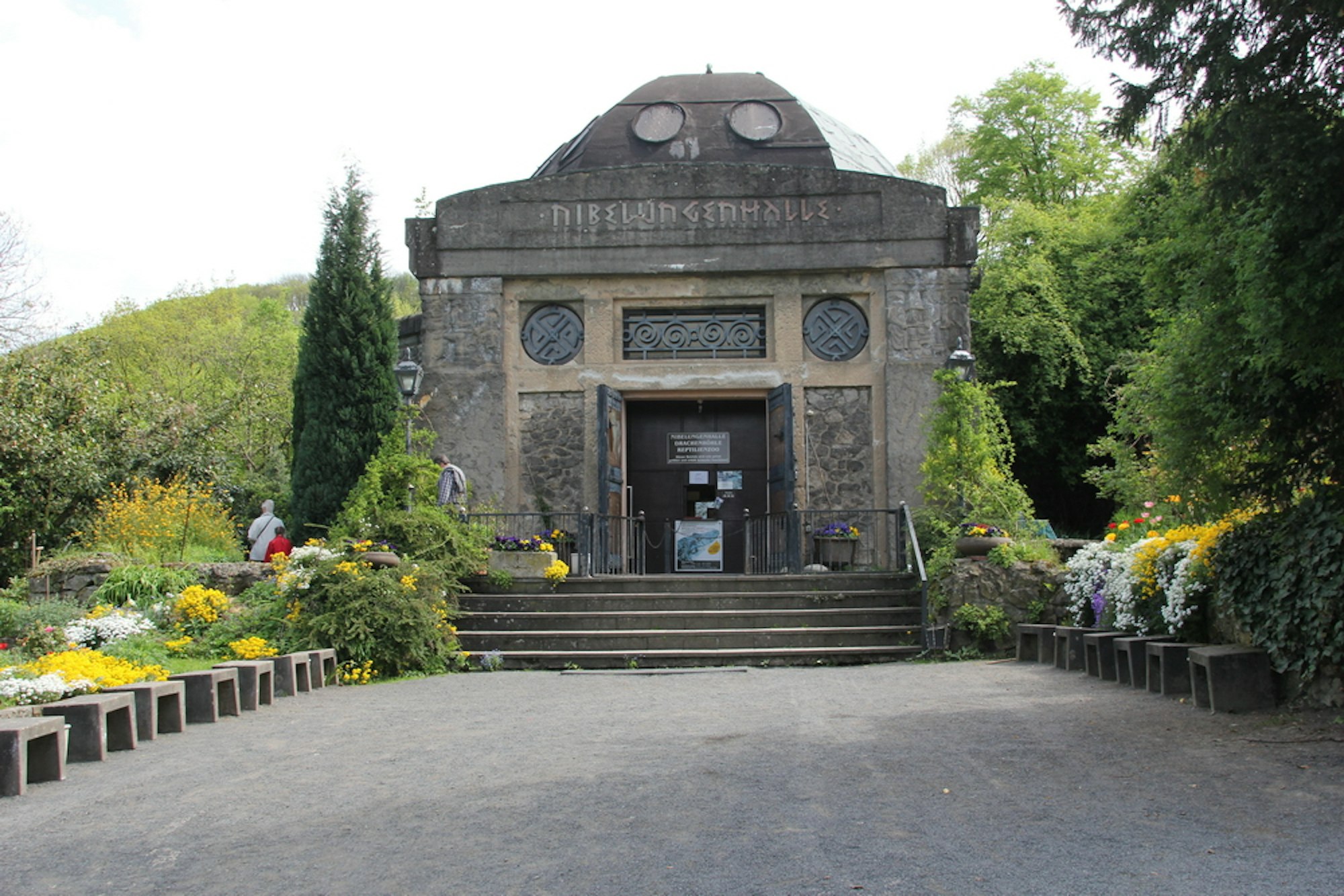 Nibelungenhalle-1_Bildgröße ändern