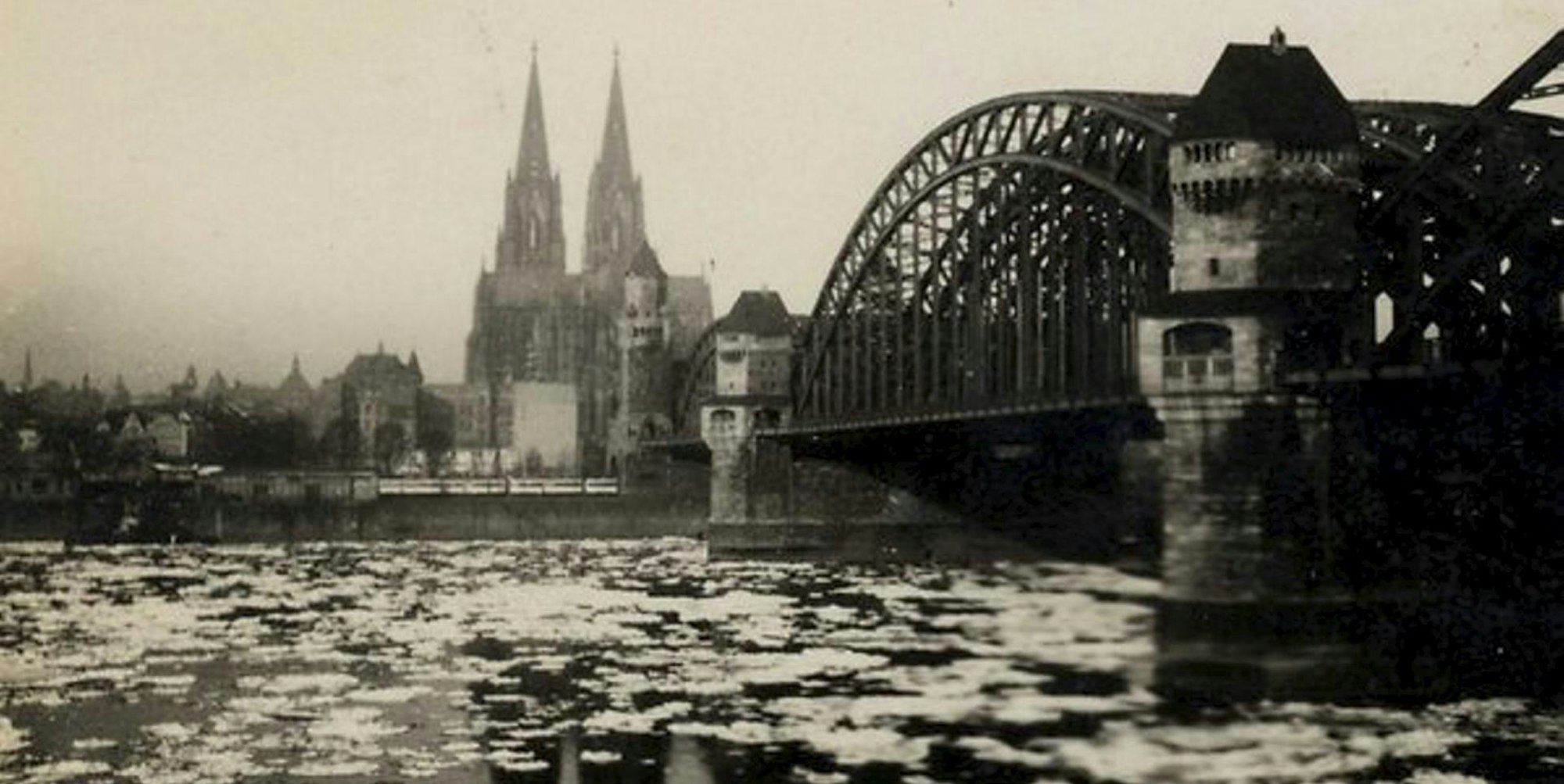 Eisschollen auf dem Rhein 170219