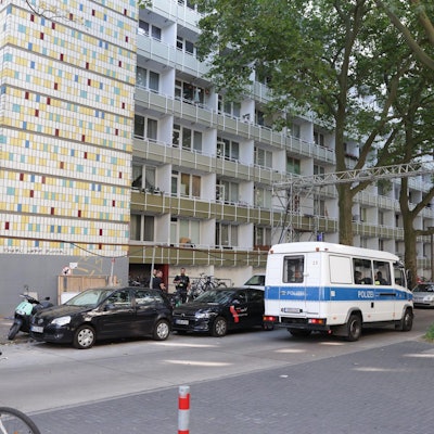 Mann tötet Frau mit Axt