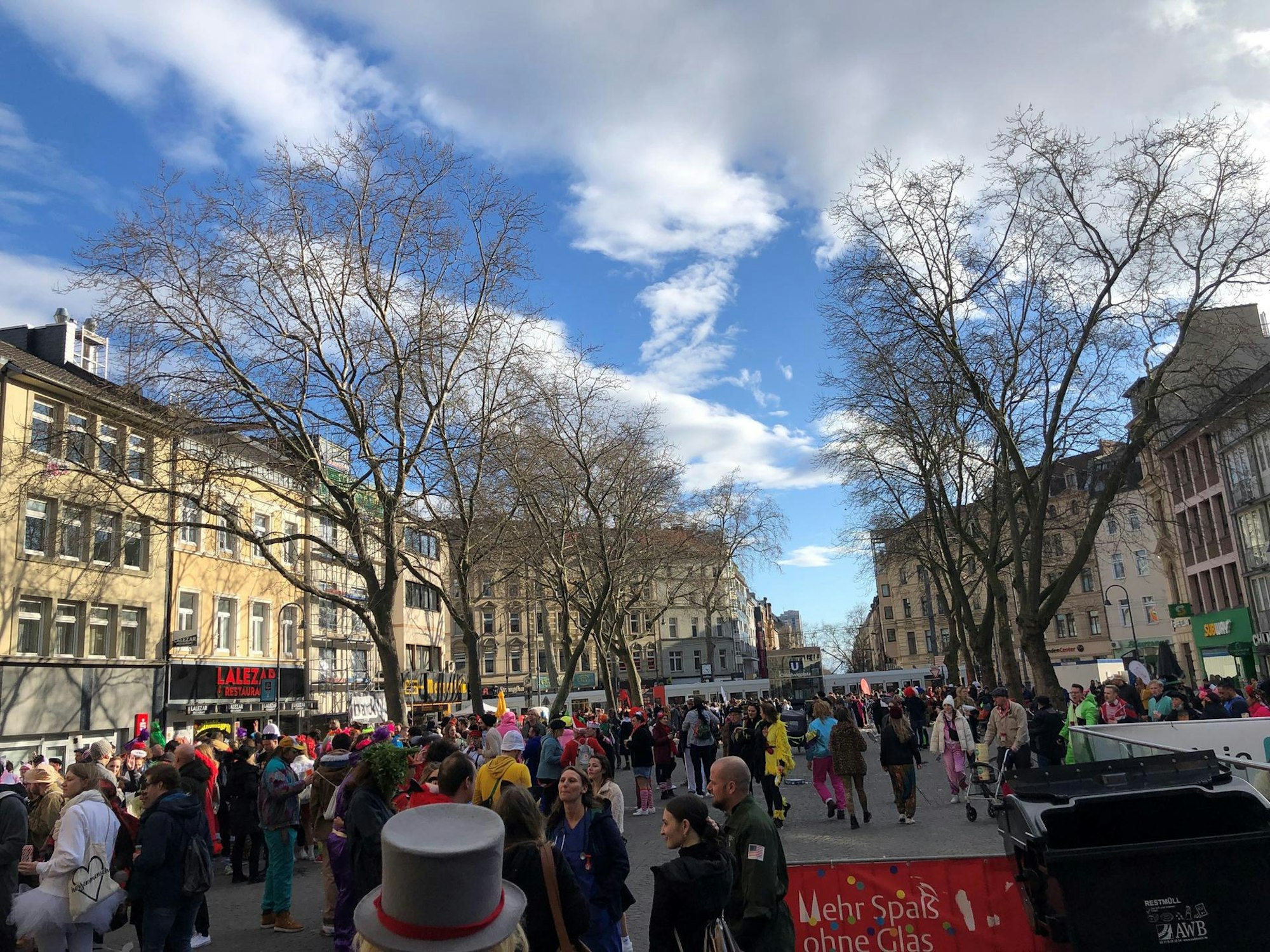 Weiberfastnacht Feature Chlodwigplatz