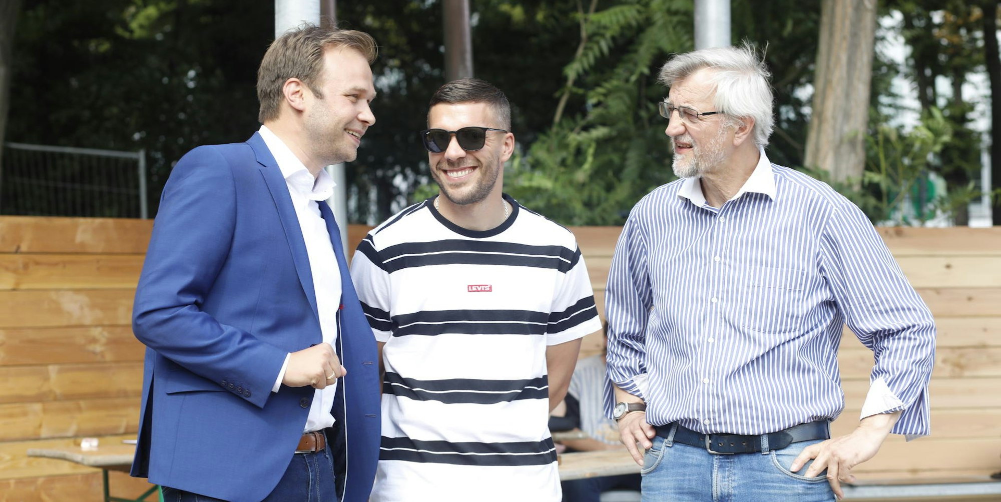 Liulkas Podolski Bolzplatz Kuhle2