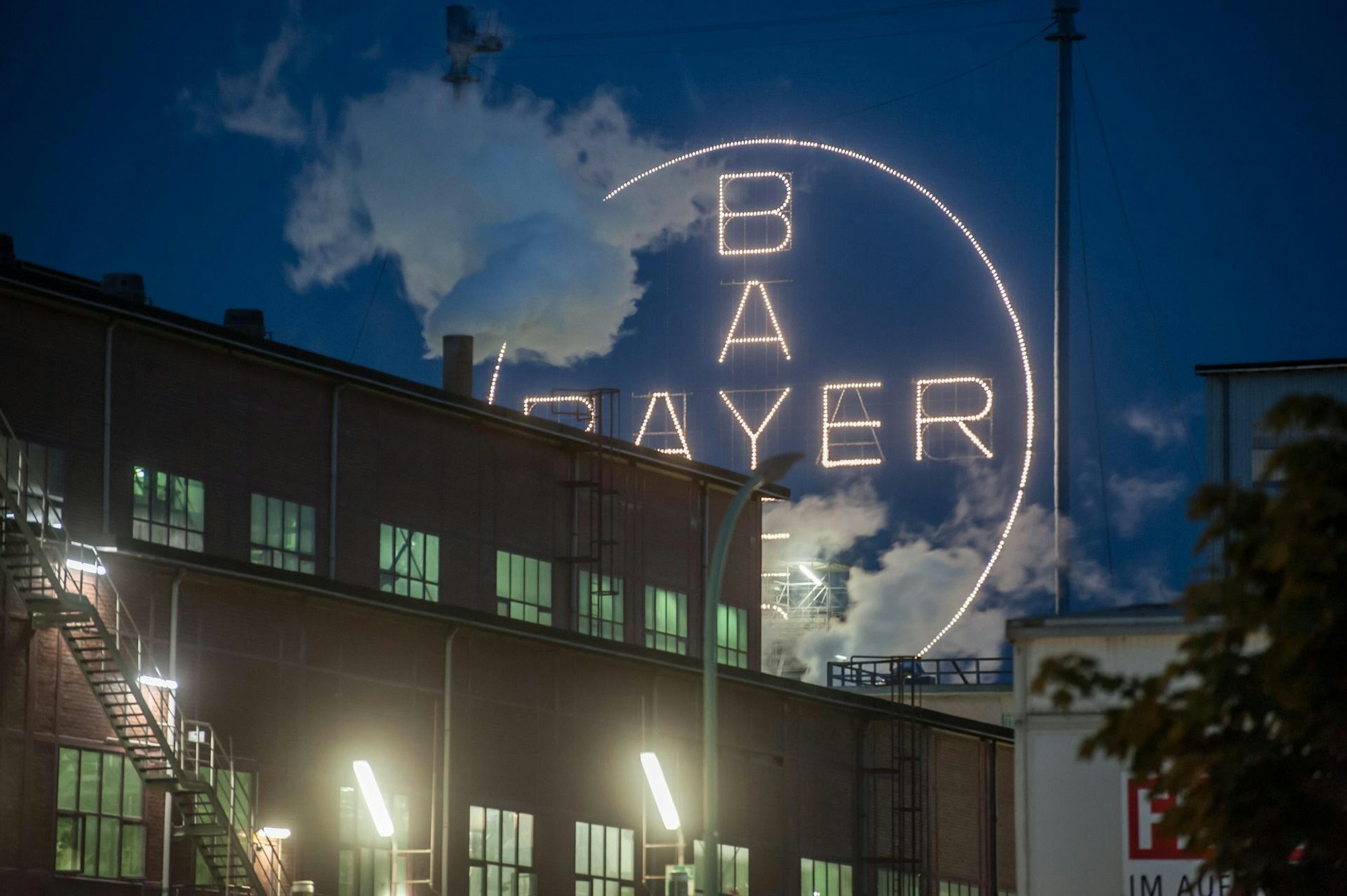 leverkusen-bayerkreuz-ALF_3886