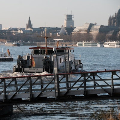 Schiffe suchen nach Taxiwrack