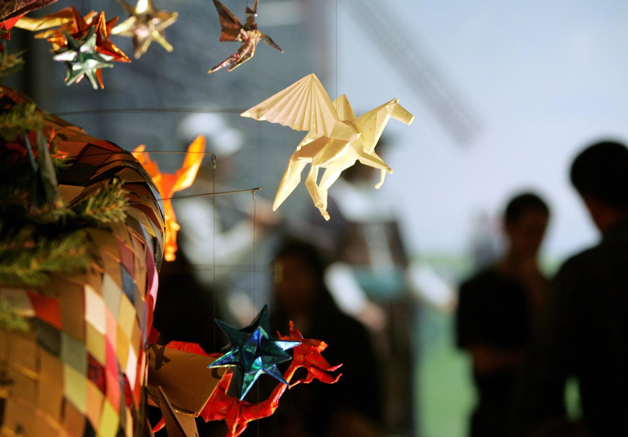 Origami imagoUPIPhoto