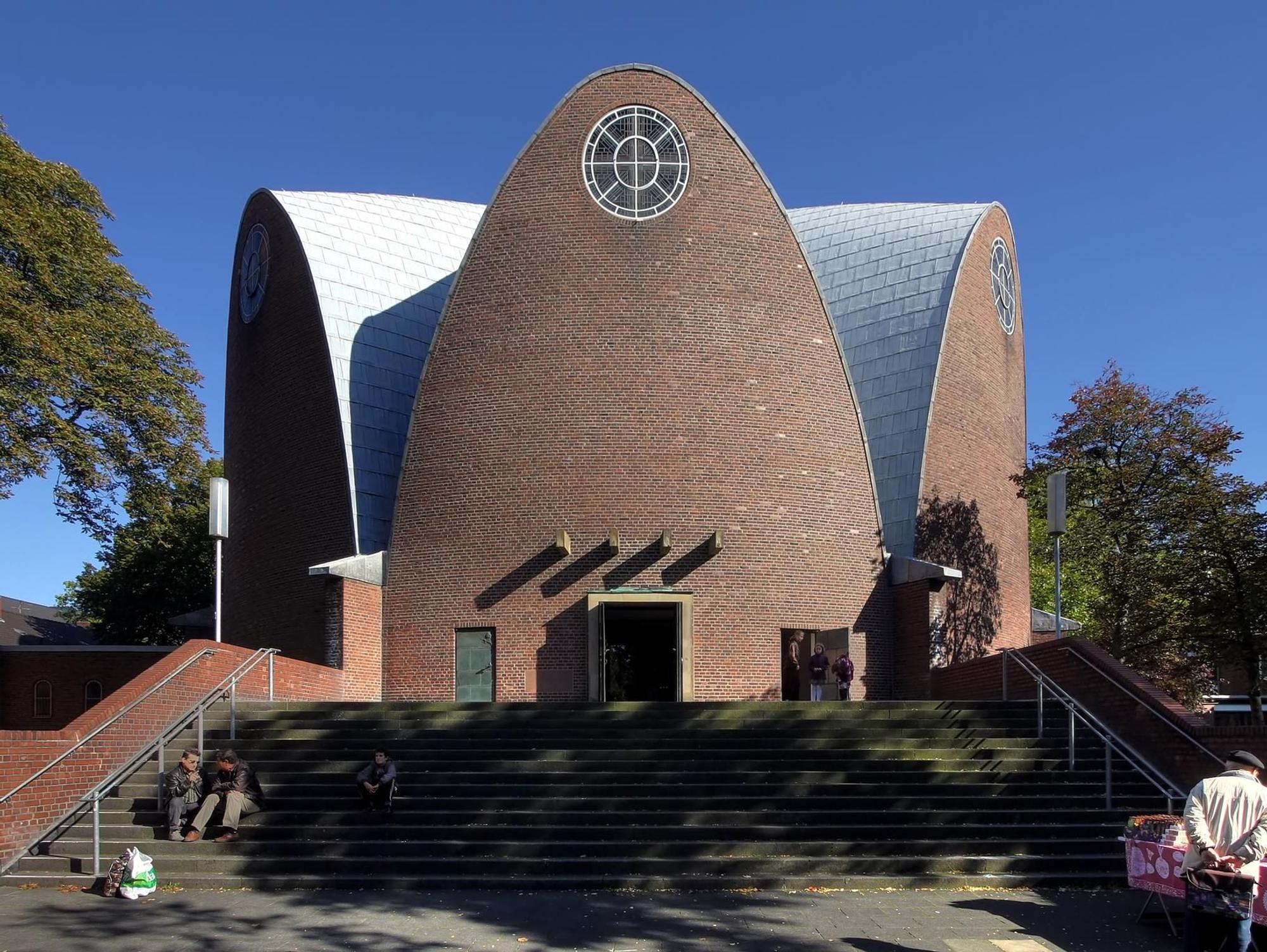 St._Engelbert_Köln_-_Eingang_7589-91