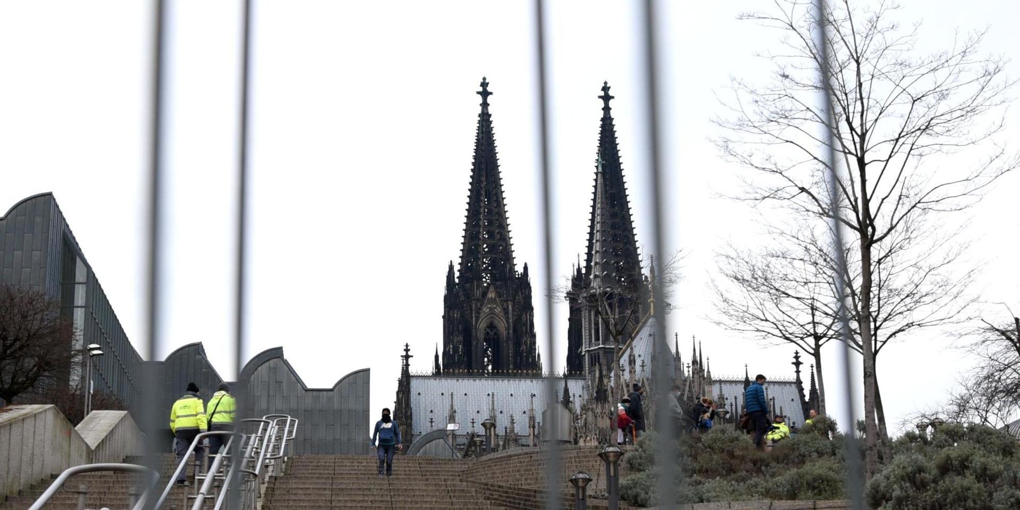 Kölner Dom gesichert Silvester