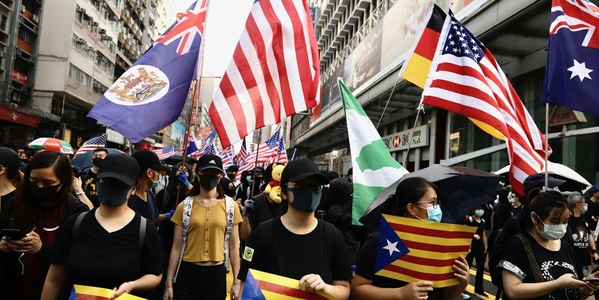 Hongkong Flaggen dpa