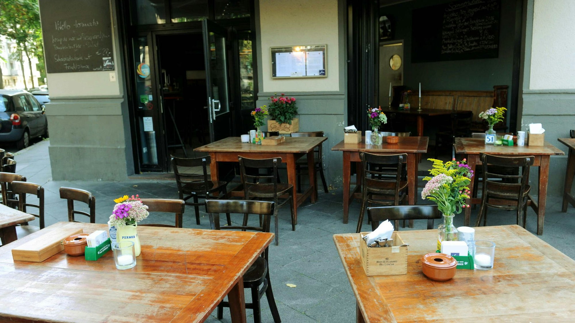 Außenplätze beim Restaurant Hardy Kugel in der Südstadt