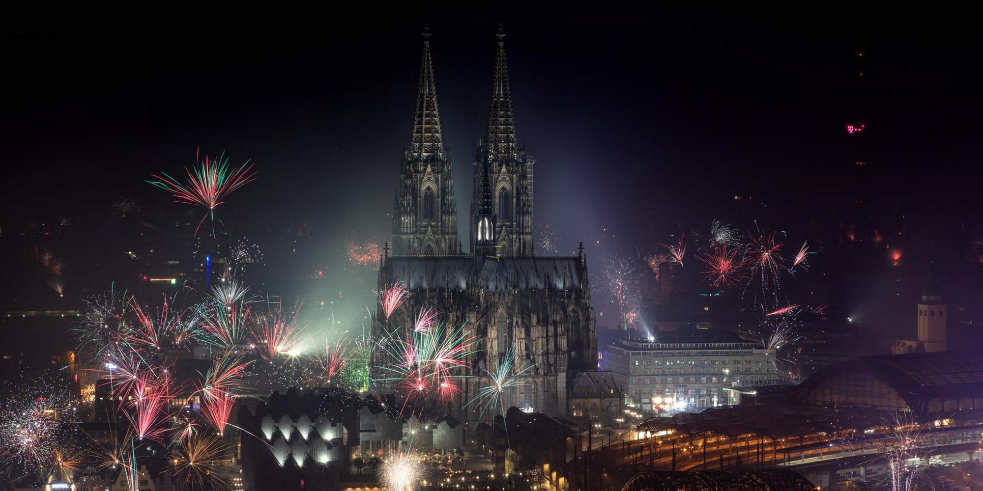 Feuerwerk Dom