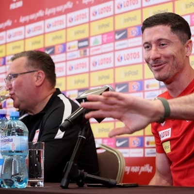 F714C303-805A-4D6C-827B-41B14963D5EE