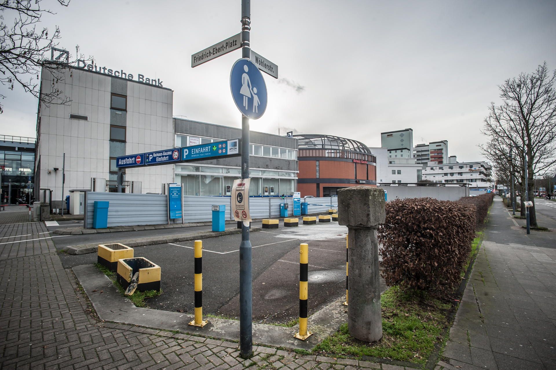 woehlerstrasse-deutsche-bank-leverkusen_ALF_6310