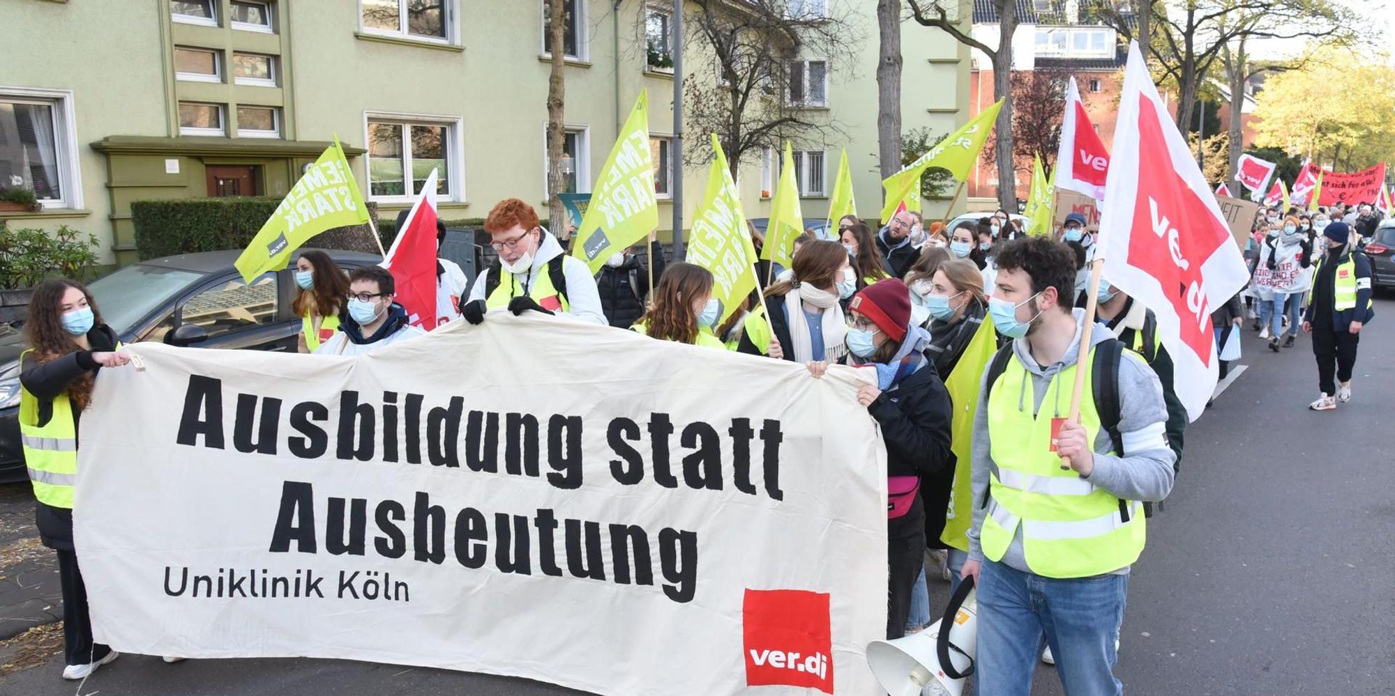 uni klinik streik