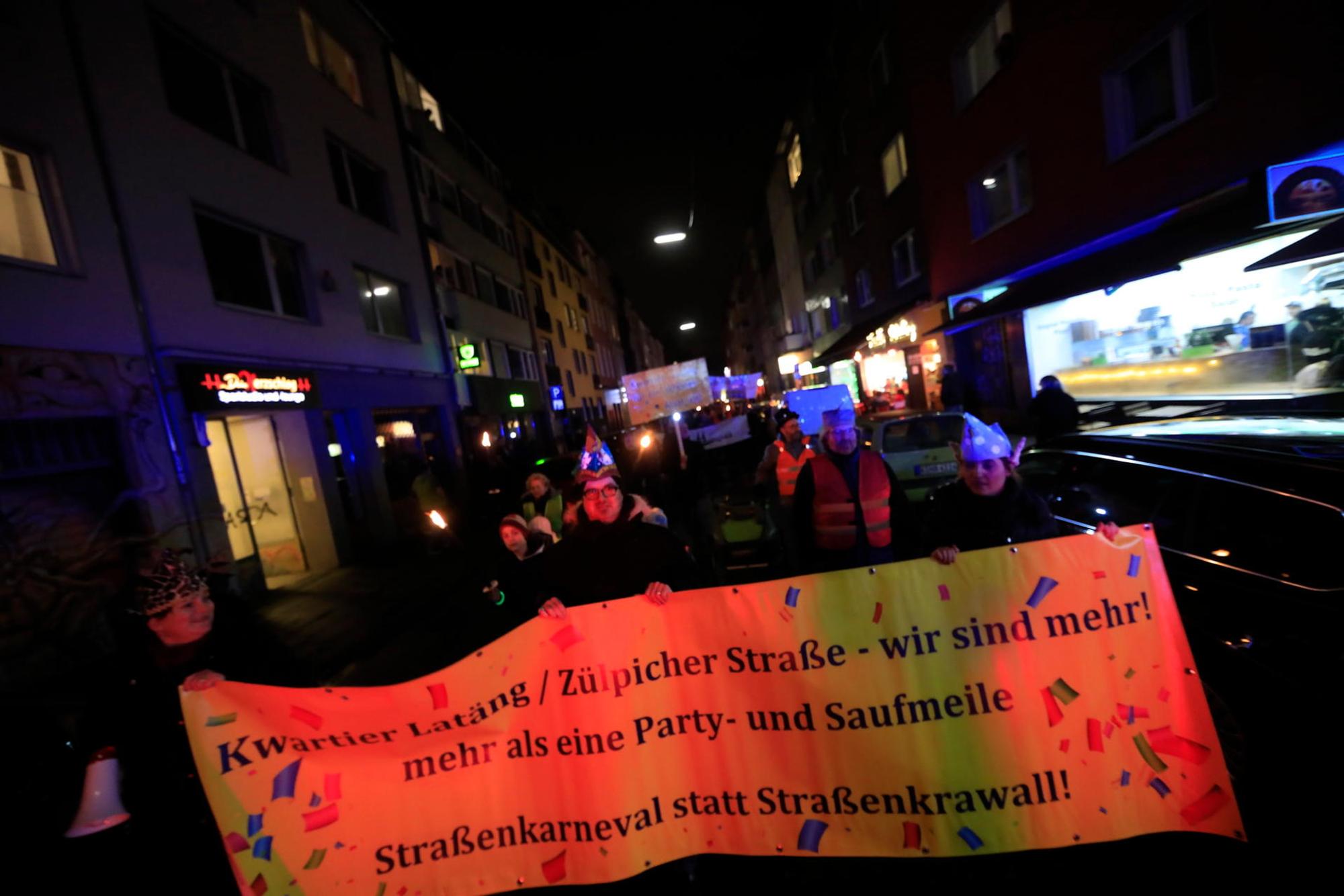 kra_karnevalprotest005