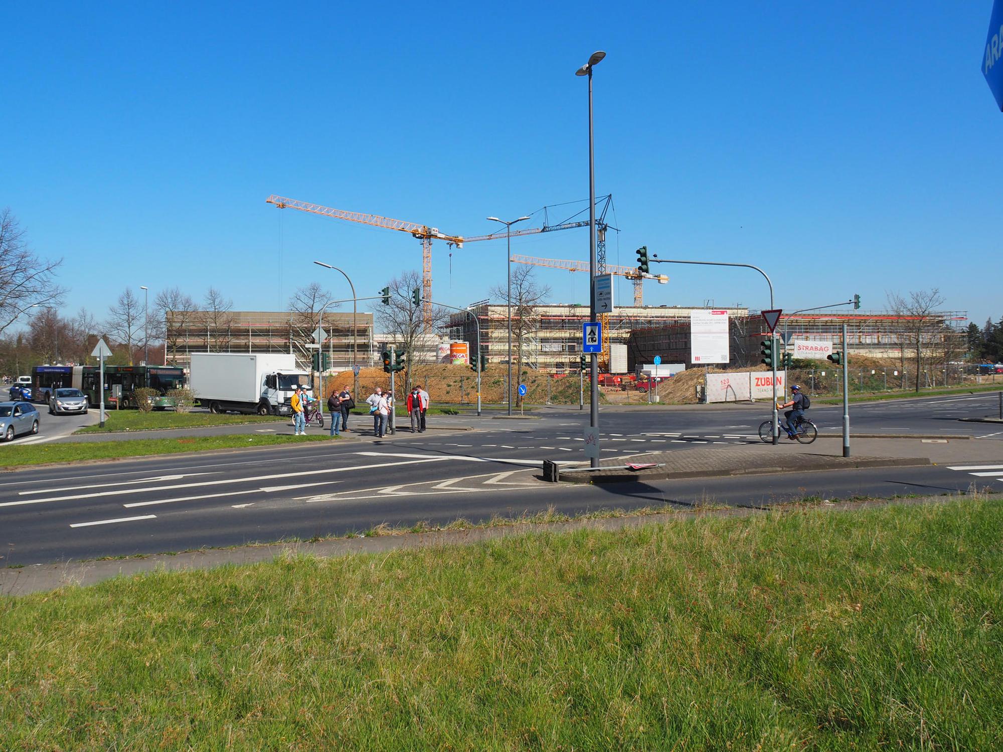 Kreuzung am Sürther Feld