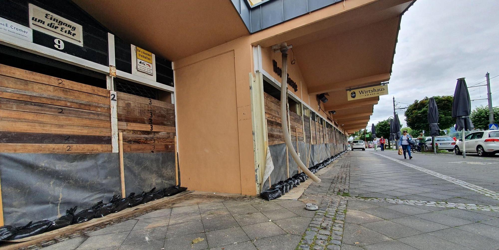 Hochwasser_Rheinallee_Haus