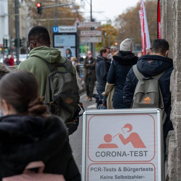 Gesundheitsamt Schlange