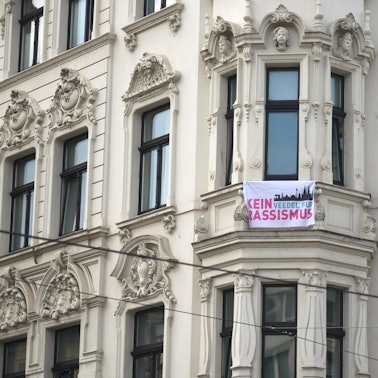 20200729-RAK-FahnenKeinRassismusVeedel-004