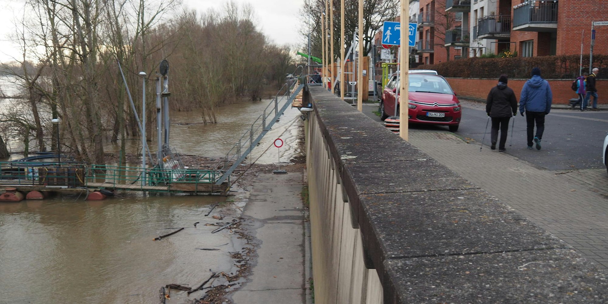 Sürth Lindemauer Hochwasser Foto süsser