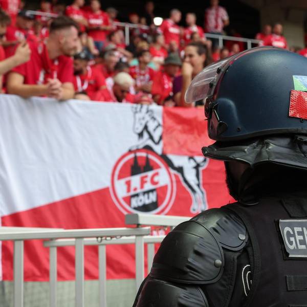 Polizei in Nizza Stadion