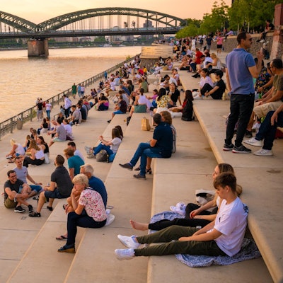 20200718-UWE-PartyhotspotRheinboulevard-001