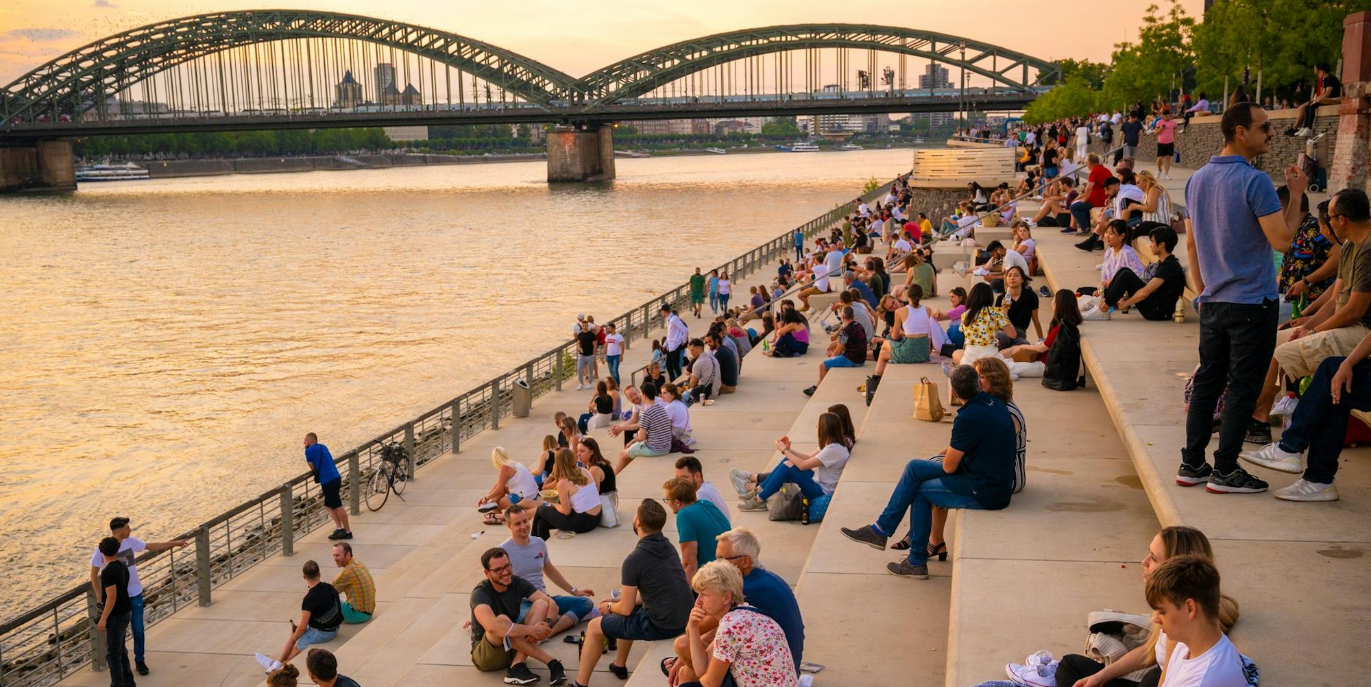 20200718-UWE-PartyhotspotRheinboulevard-001