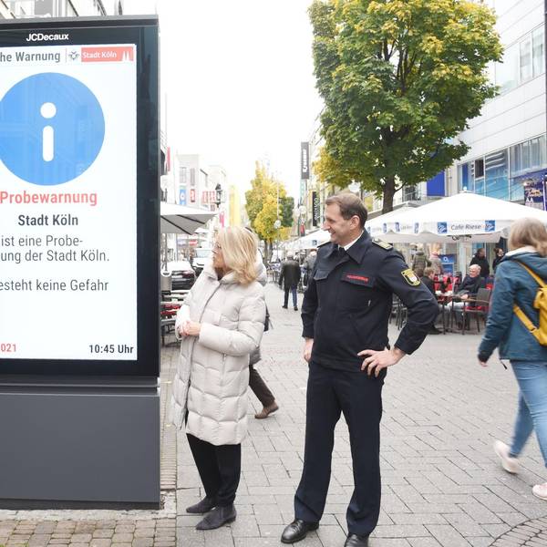 Katastrophenwarnung Werbetafel