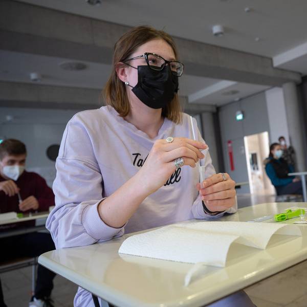 Coronatest Schülerin