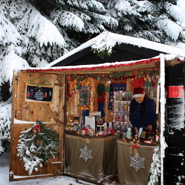 Weihnachtsmarkt_im_Wald_GuidoWagner_HOCH
