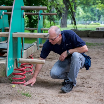 110618spielplatztuev39