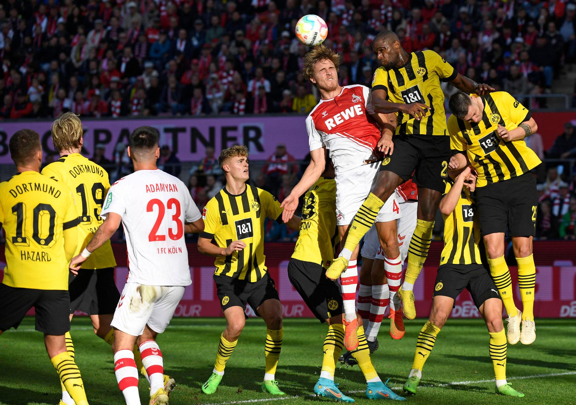 BVB Hübers Modeste Kopfball