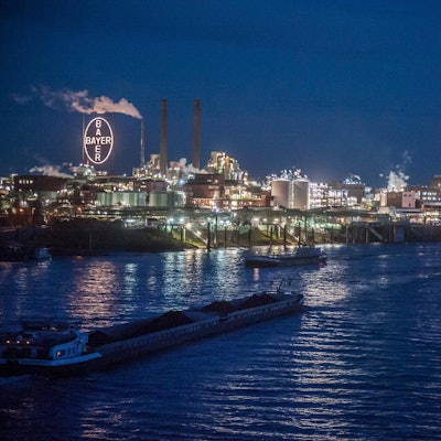 bayer-chempark-binnenschiffe-leverkusen_ALF_4379-2