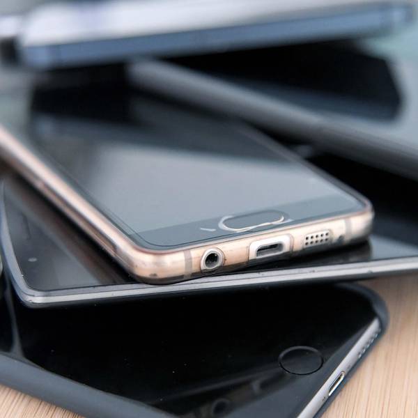 Alte_Smartphones_verkaufen