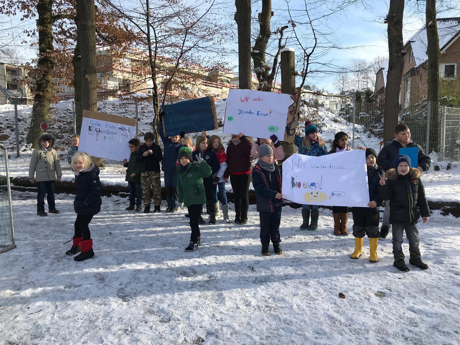 Kinder protestieren gegen kündigung von koch