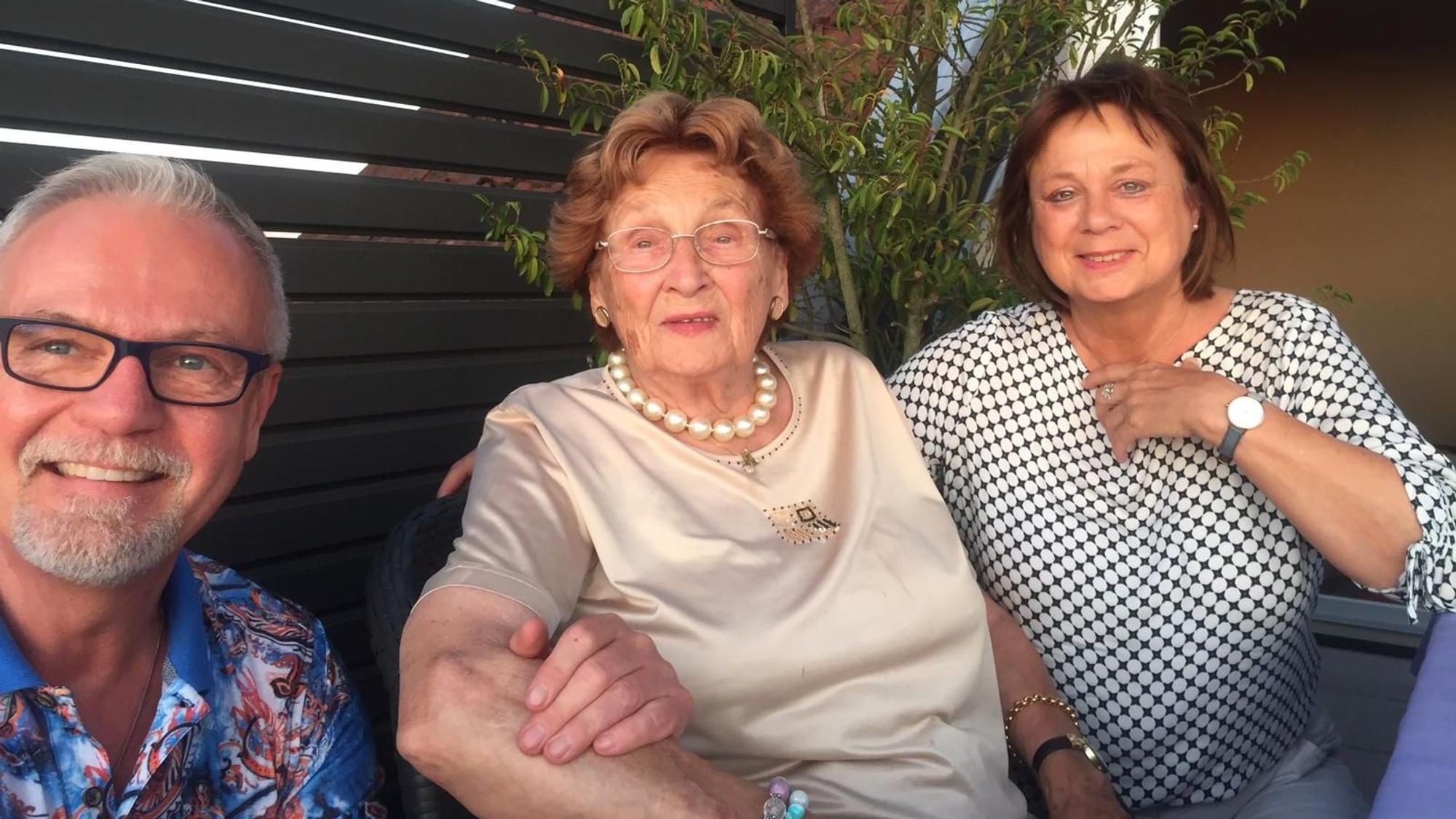 Mit Mutter Liselotte und Freund Kurt