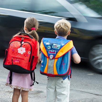 Symbolbild Schulweg Erstklässler