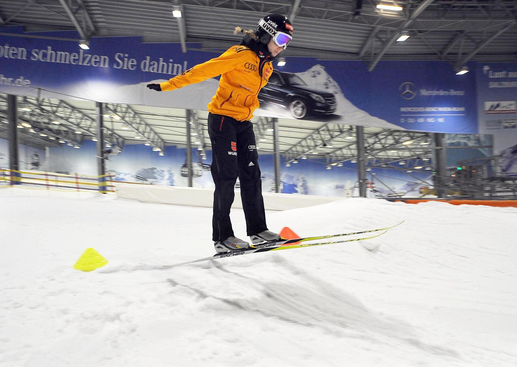Skifahren in der Halle in Neuss dpa