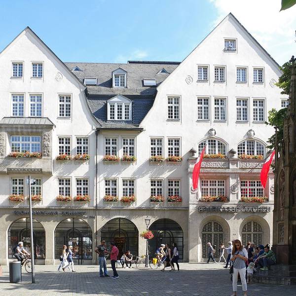 Aachen_Wiki_3.0_BertholdWerner_Münsterplatz