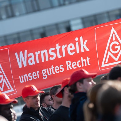 Streik IG Metall dpa 031122