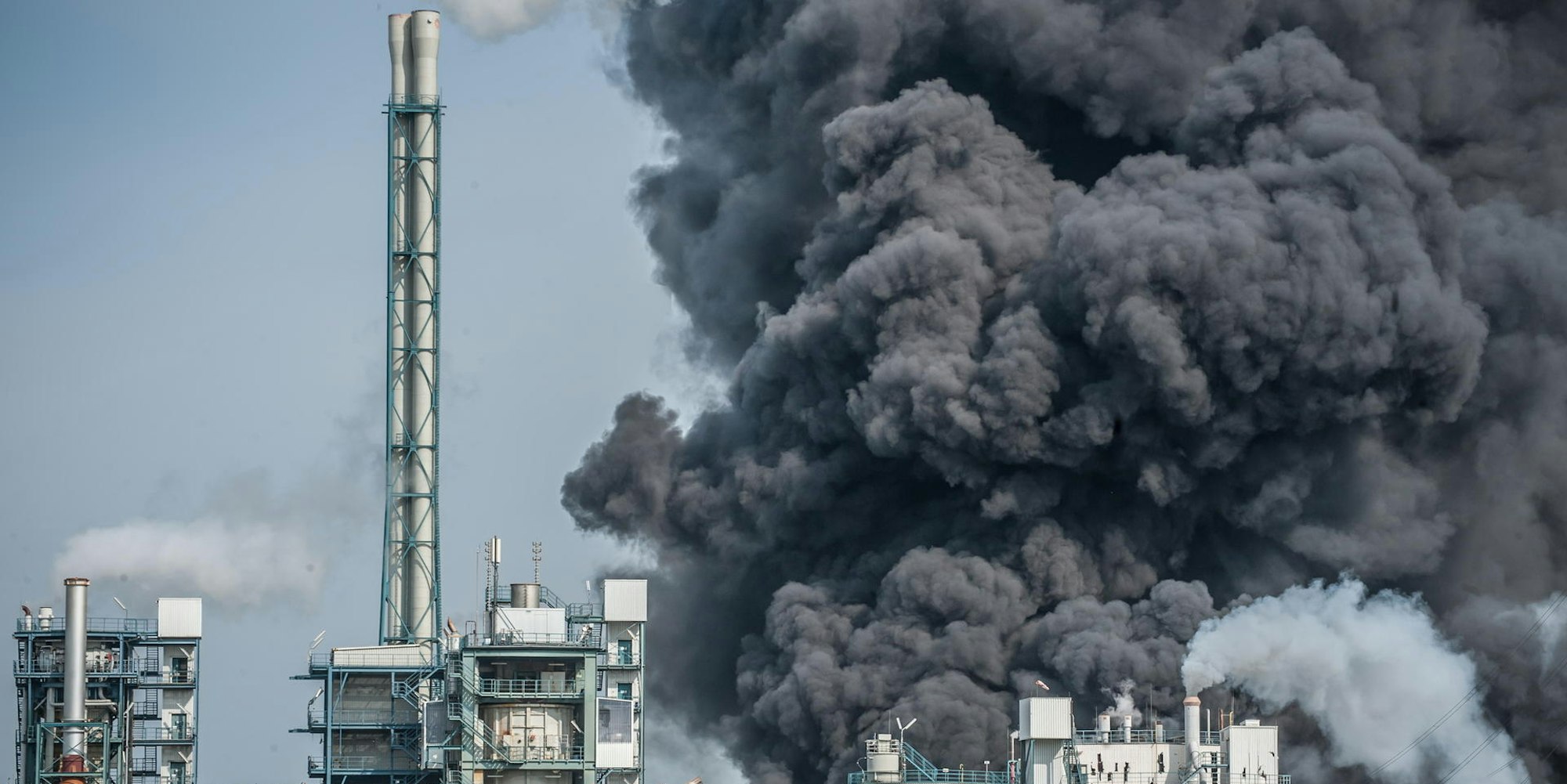 EXPLOSION_SONDERMUELLVERBRENNUNG_RLE_Leverkusen072720_11 (1)