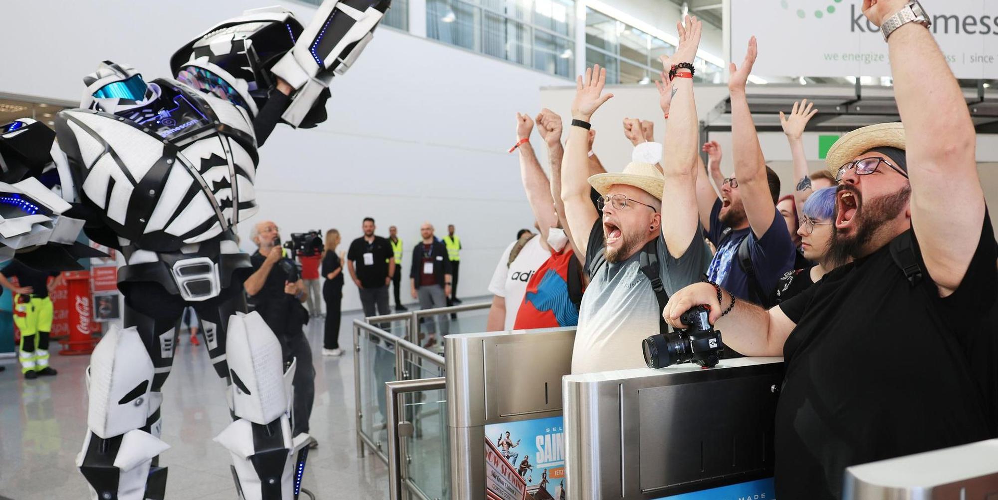 Gamescom Tag2 Schlange Einlass