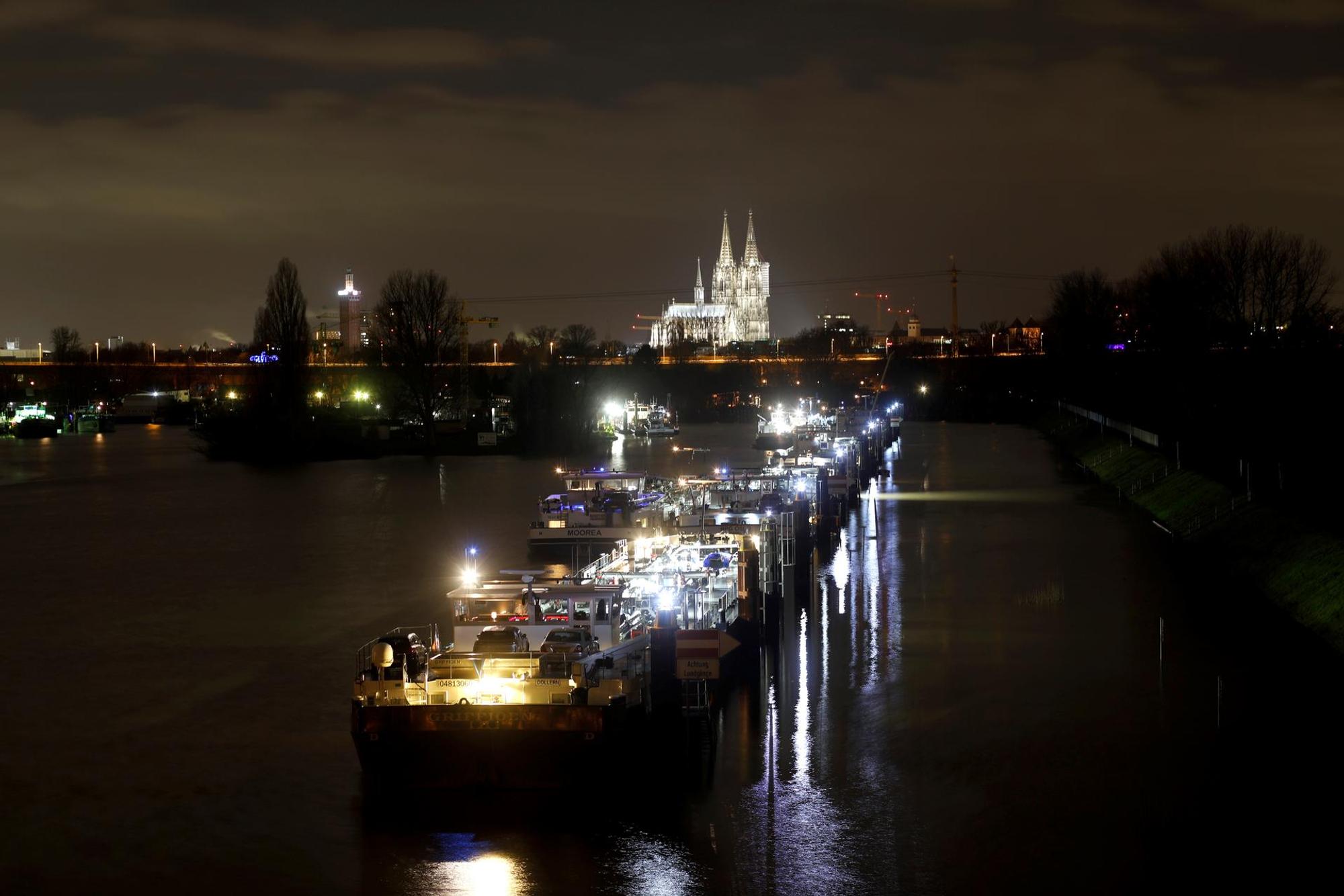 Rhein Mittwochnacht Schiff