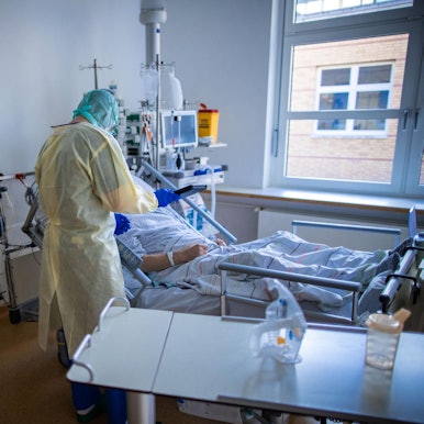 Behandlung_von_Coron_67456011