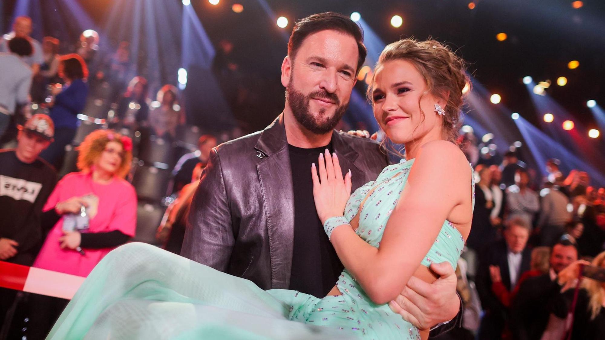 Michael Wendler und Laura Müller in einer TV-Show.