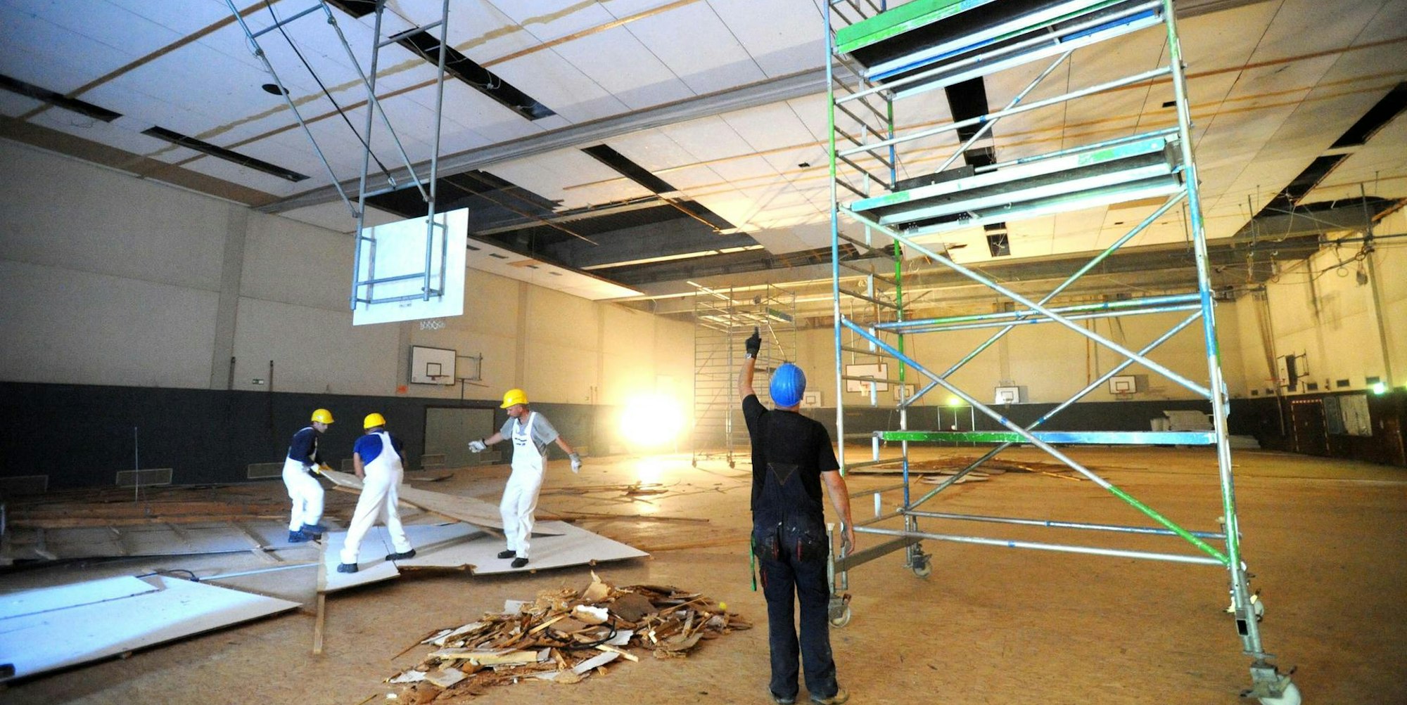 Dreifachhalle Landrat Lucas Deckensanierung