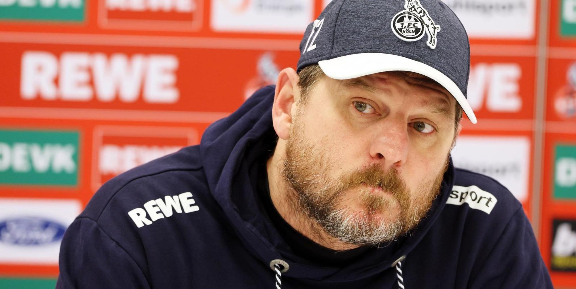 Baumgart angespannt auf PK