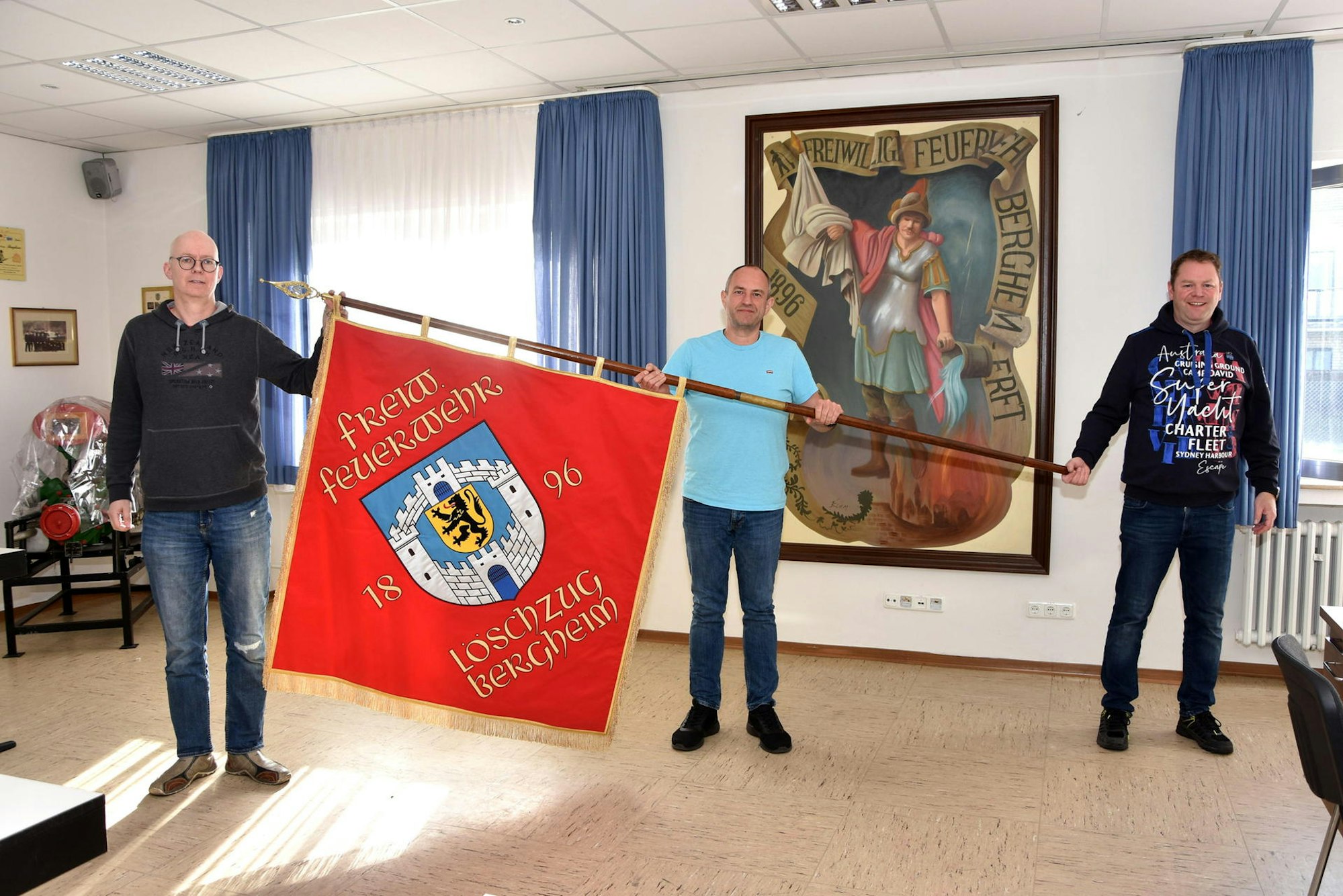 bg-Feuerwehrjubilaeum-Fahne-FTZ_(3)