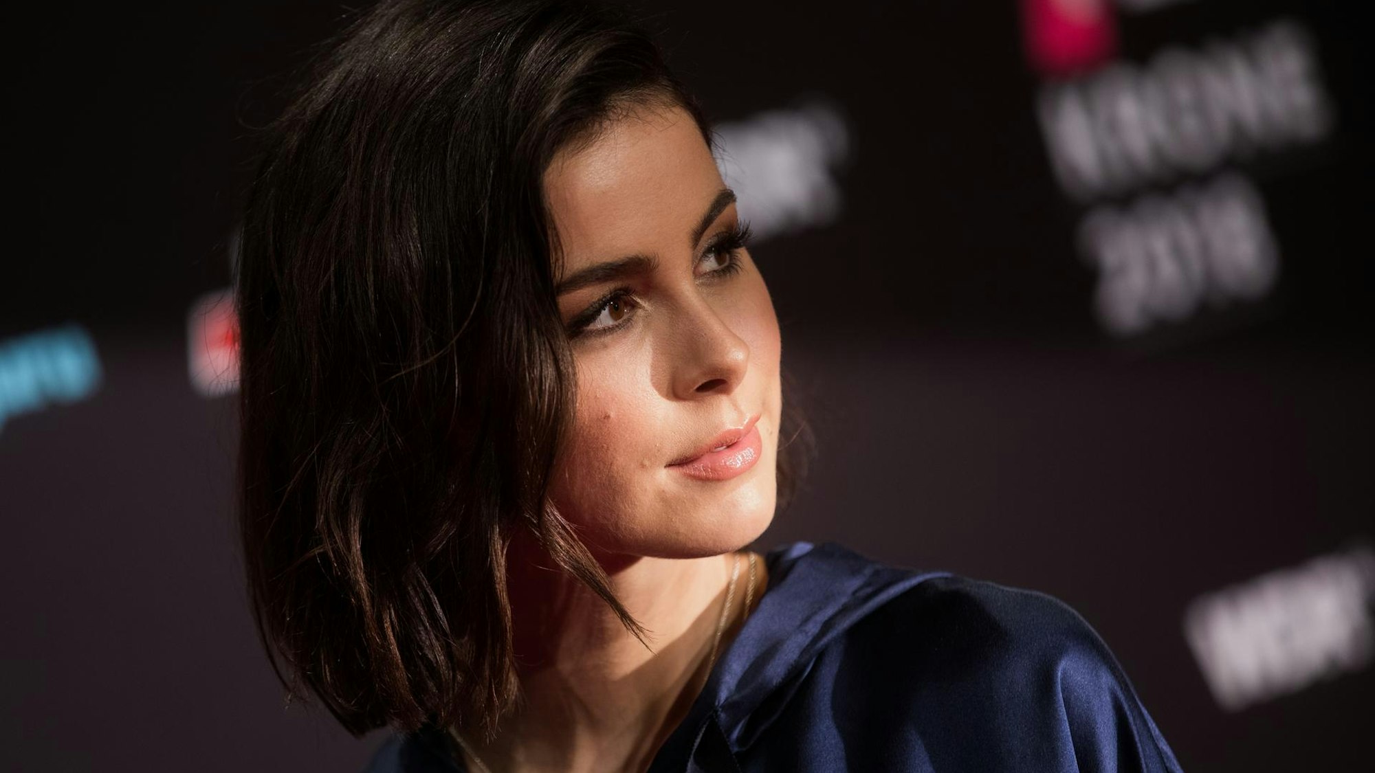 Lena Meyer-Landrut posiert für Fotografen.