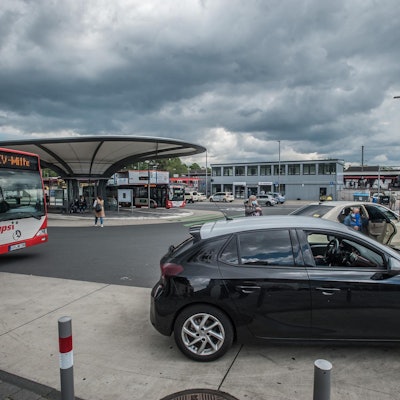 busbahnhof-autos-etc_rar_rle_05272022ALF_8456