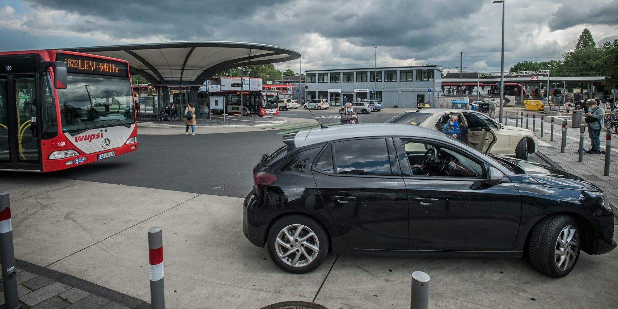 busbahnhof-autos-etc_rar_rle_05272022ALF_8456